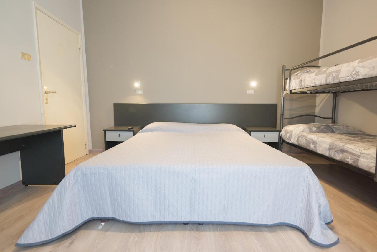 Hotel Avenusta Viserba Di Rimini Exteriör bild