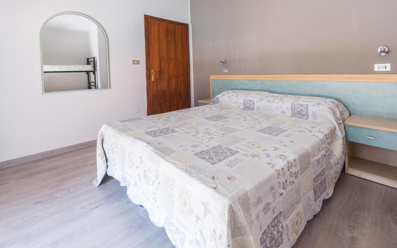 Hotel Avenusta Viserba Di Rimini Exteriör bild