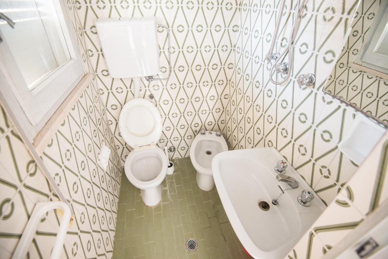 Hotel Avenusta Viserba Di Rimini Exteriör bild