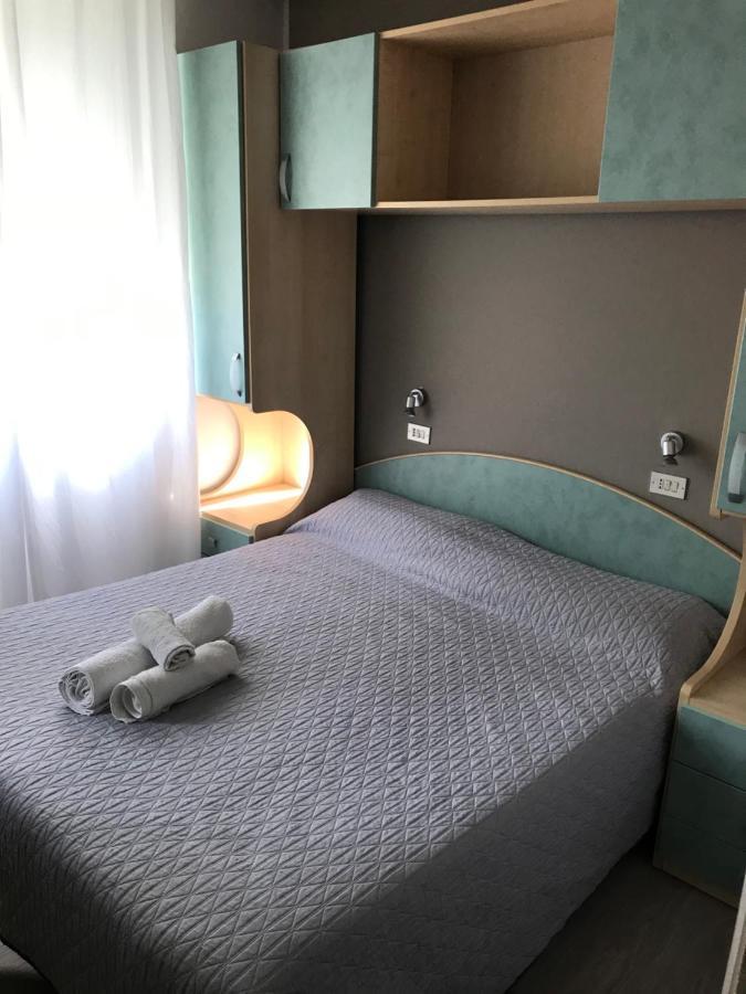 Hotel Avenusta Viserba Di Rimini Exteriör bild